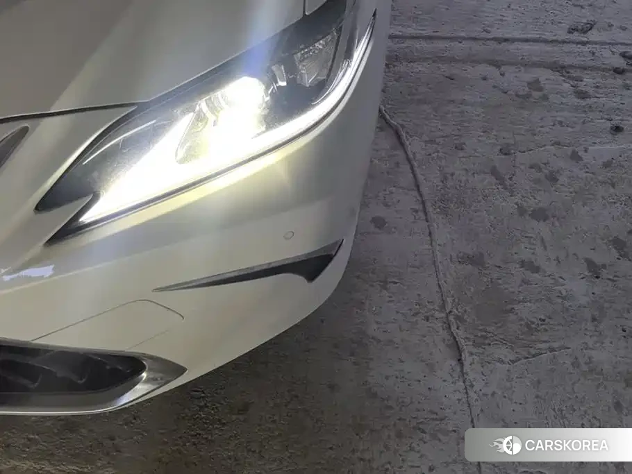 Lexus ES id 4617193 из Китая 14