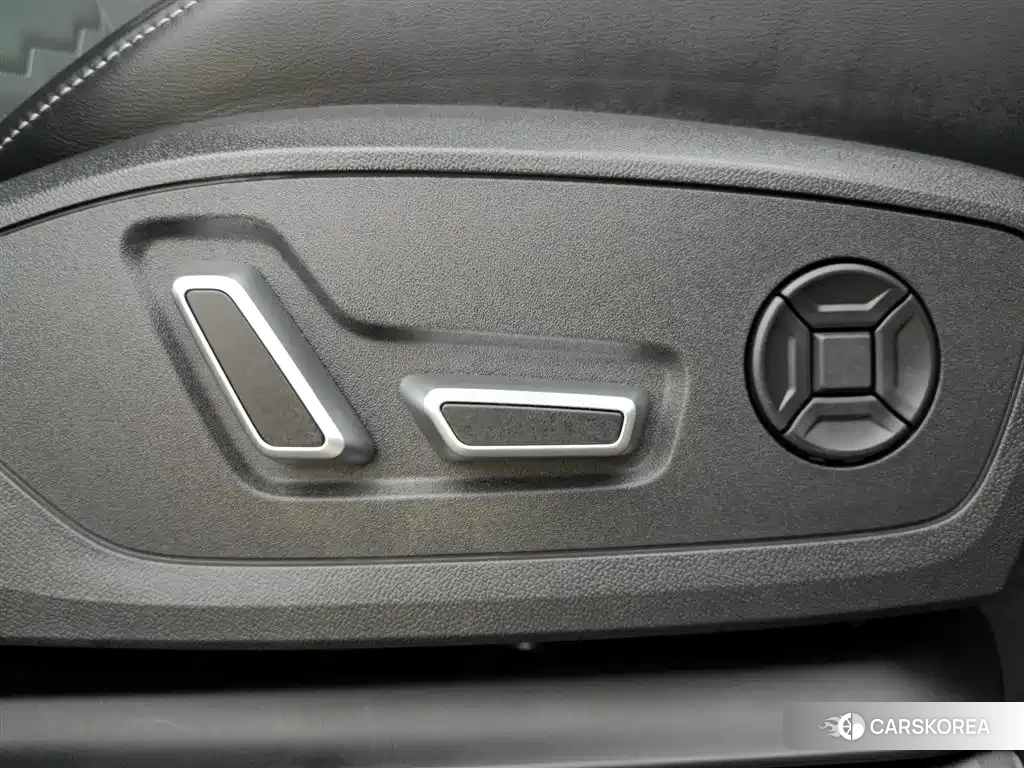 Audi Q6L id 4515283 из Китая 31