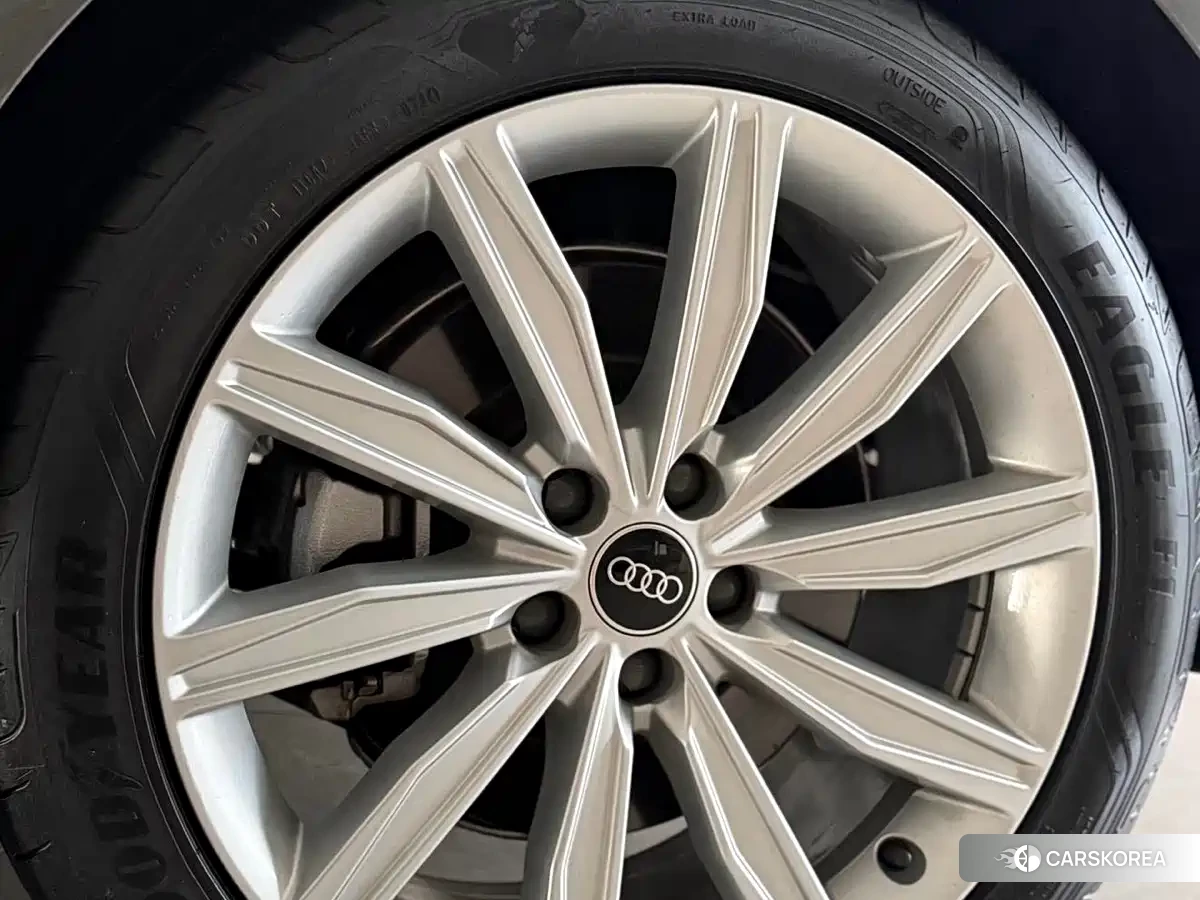 Audi A6L id 4547593 из Китая 15