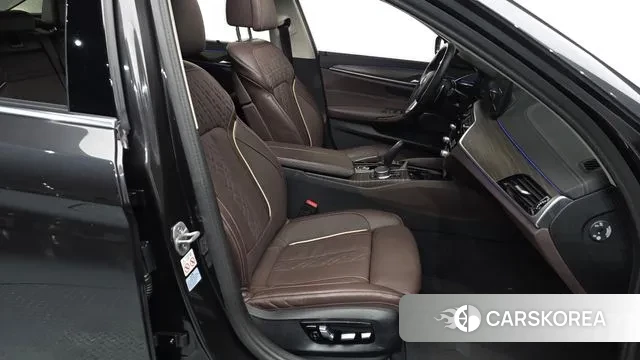 BMW 5 Series (G30) id 3432207 из Кореи 19