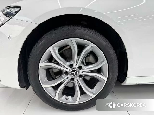 Mercedes-Benz E-class id 4297438 из Китая 16