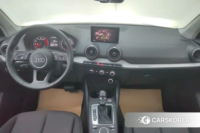 Audi Q2L id 3804657 из Китая 16