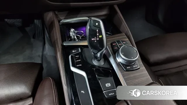 BMW 5 Series (G30) id 3351146 из Кореи 19