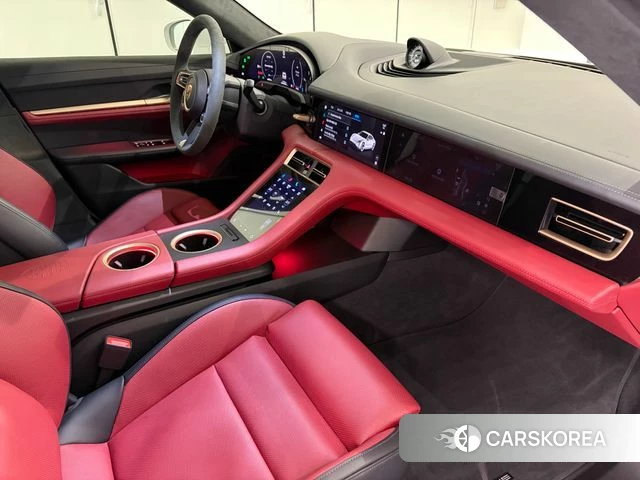 Porsche Taycan id 3909251 из Кореи 11