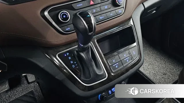 Hyundai The New Grand Starex id 3598346 из Кореи 19