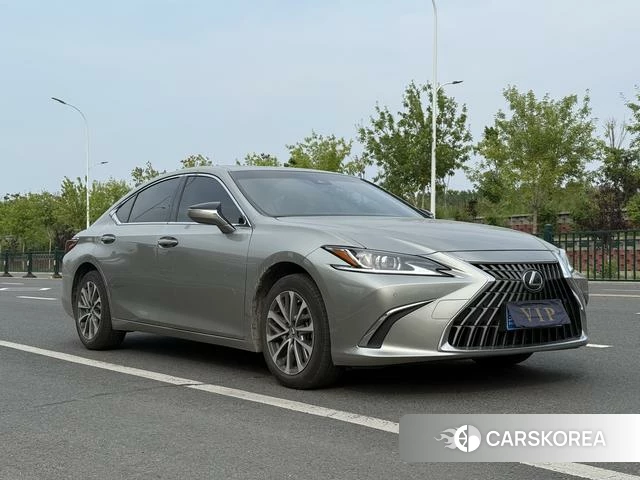 Lexus ES id 4219859 из Китая 9