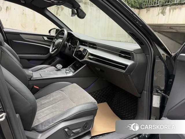 Audi A6L id 4276919 из Китая 18