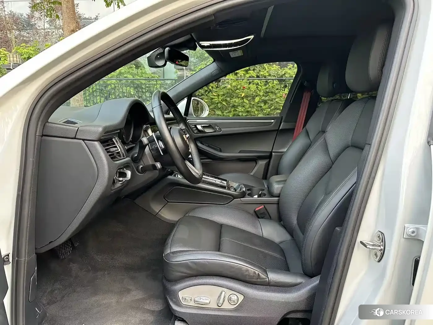 Porsche Macan id 4515578 из Китая 13
