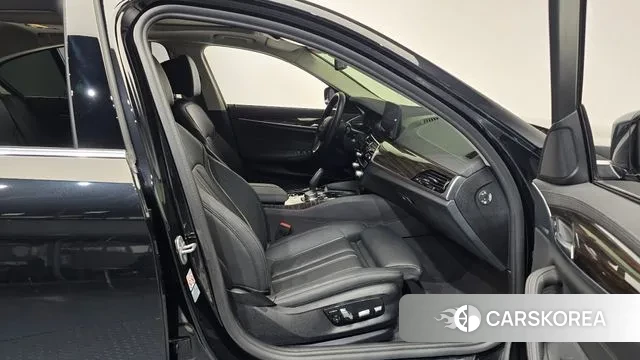 BMW 5 Series (G30) id 3453567 из Кореи 19