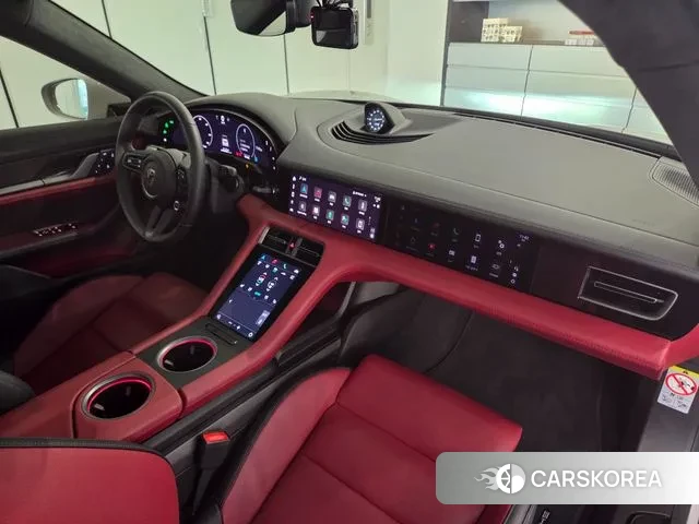 Porsche Taycan id 3080941 из Кореи 11