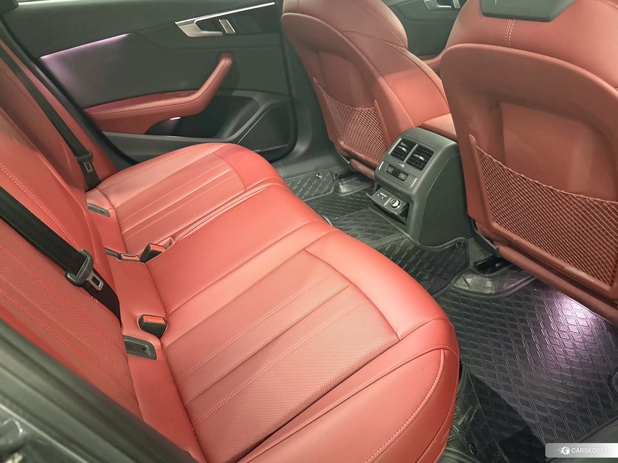 Audi A4L id 4440814 из Китая 9