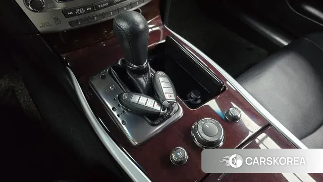 Infiniti Q70 id 3182871 из Кореи 19