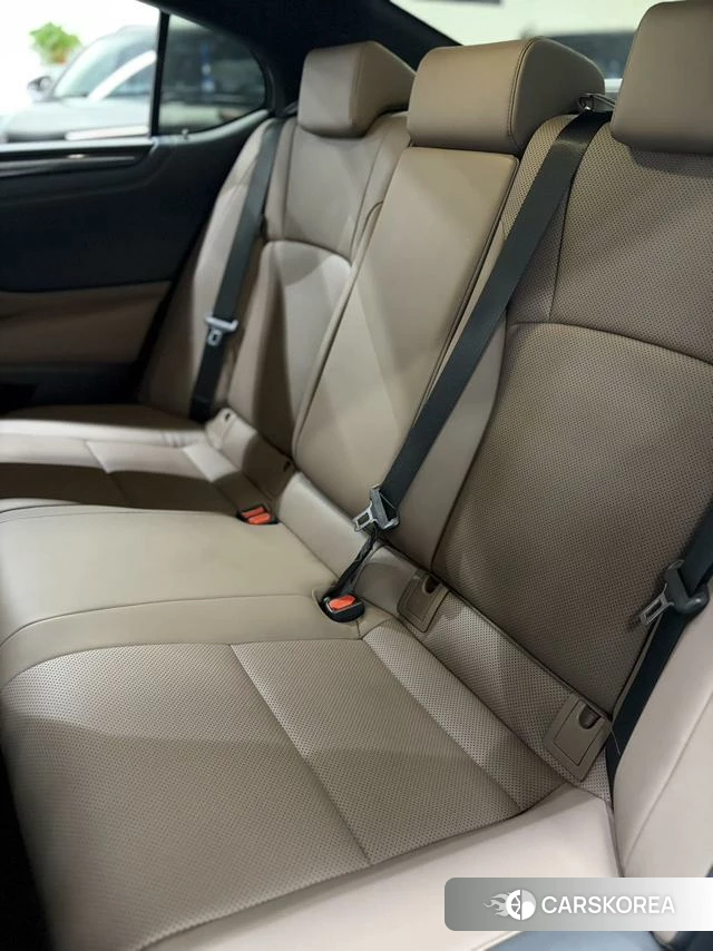 Lexus ES id 4348914 из Китая 13