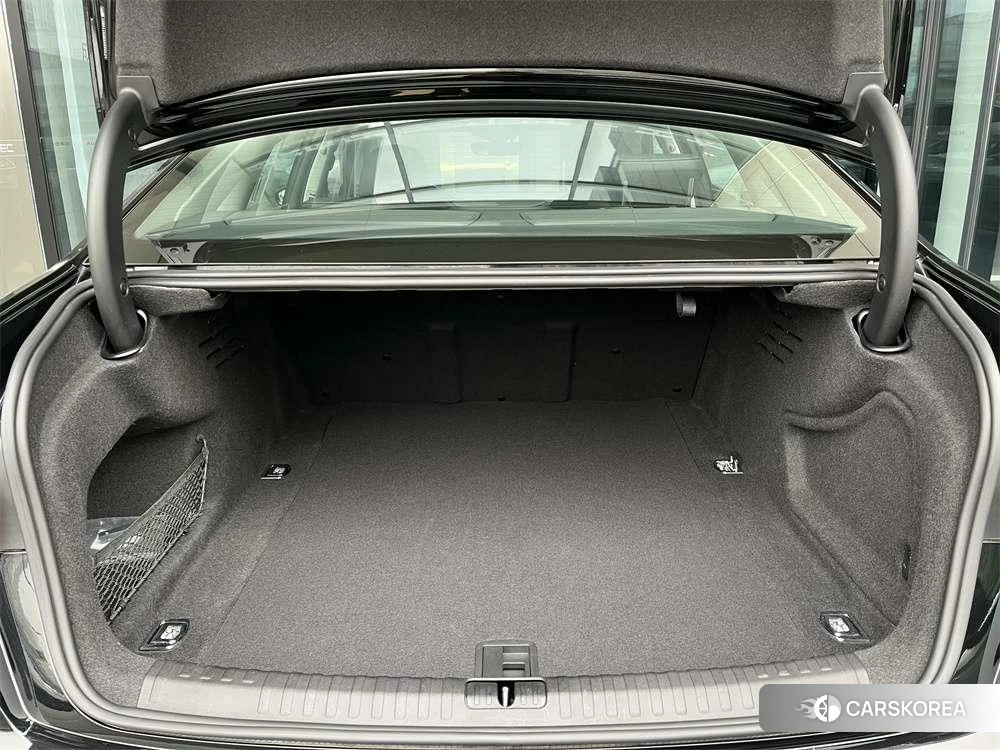 Audi A6L id 4426857 из Китая 13