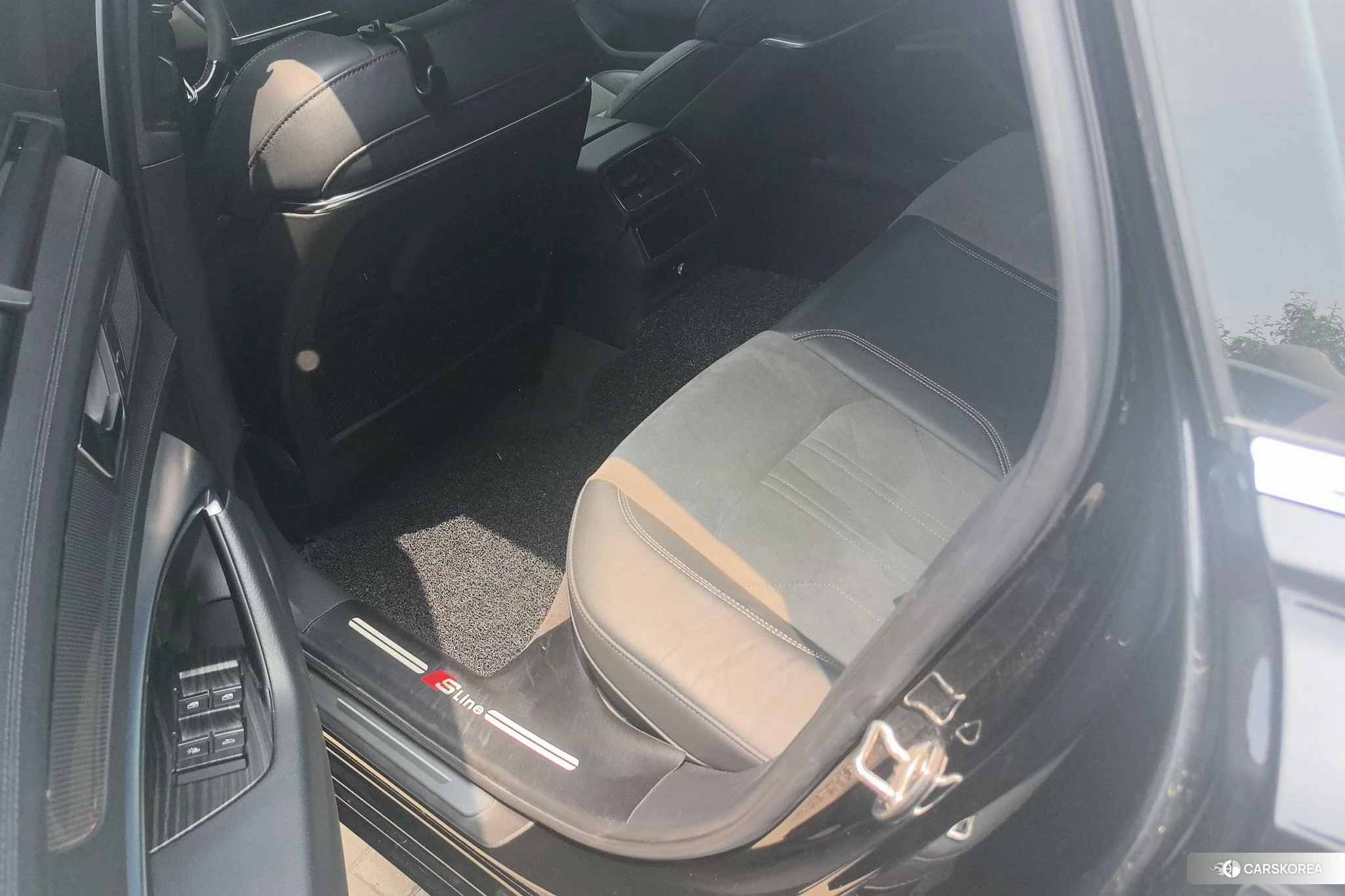 Audi A6L id 4467377 из Китая 16