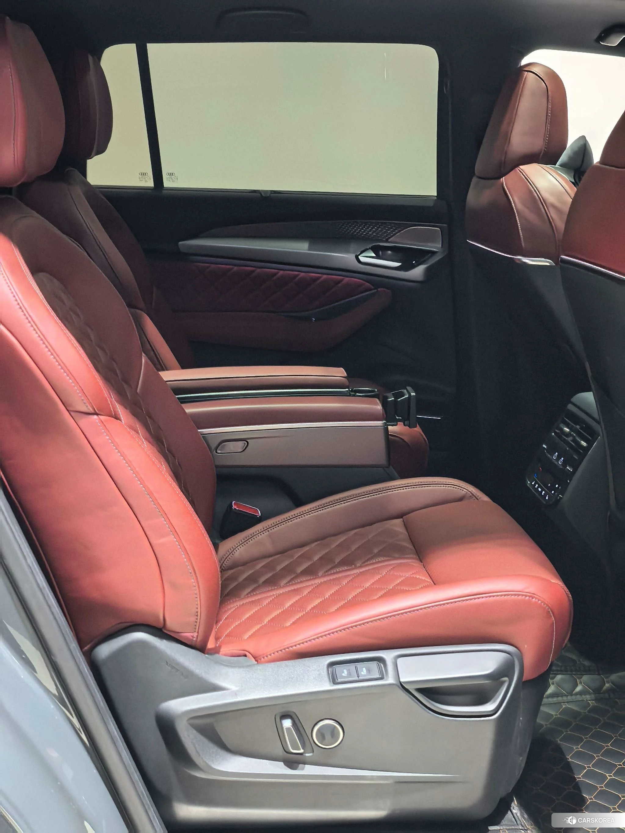 Audi Q6 id 4420384 из Китая 22
