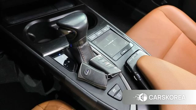 Lexus UX250h id 4873102 из Кореи 19
