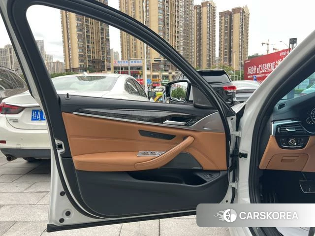 BMW 5 series id 3857933 из Китая 30