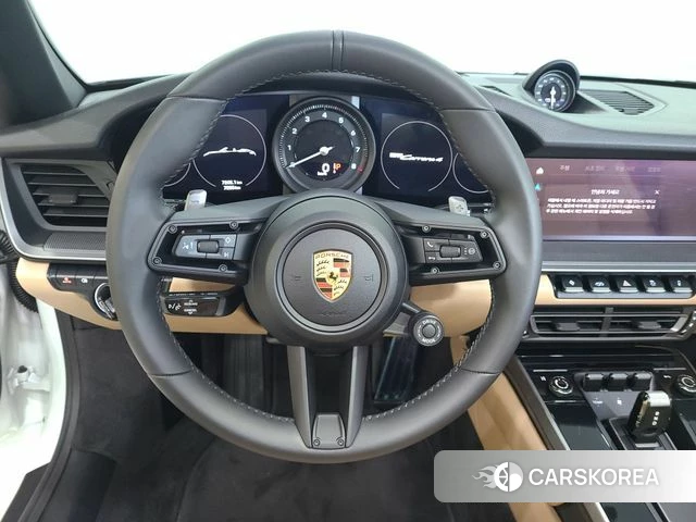 Porsche 911(992) id 4360065 из Кореи 19