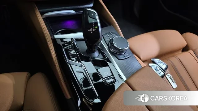 BMW 5 Series (G30) id 3316756 из Кореи 19