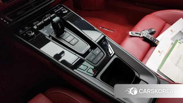 Porsche 911(992) id 3795402 из Кореи 19