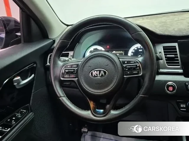 Kia Niro id 2995799 из Кореи 17