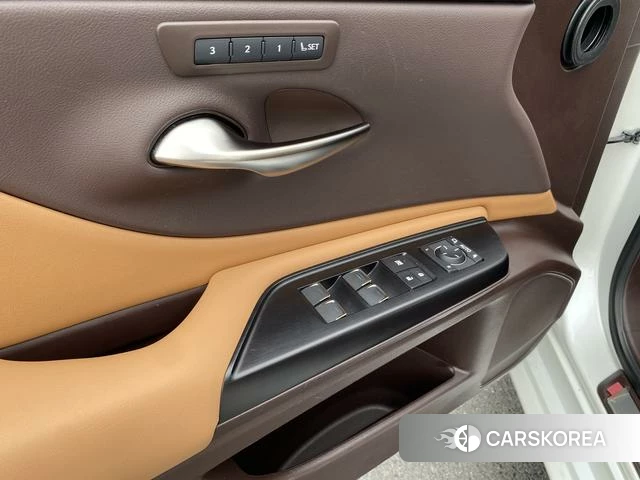 Lexus ES id 4261448 из Китая 20
