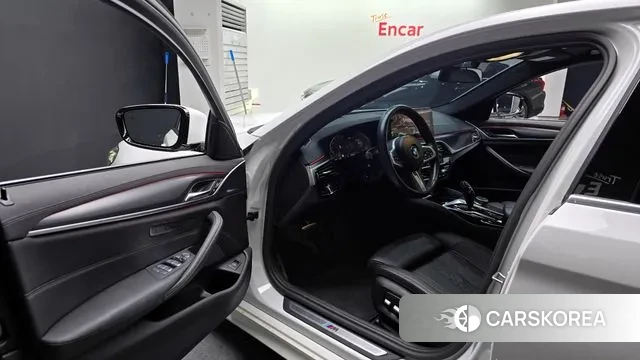 BMW 5 Series (G30) id 3512956 из Кореи 19