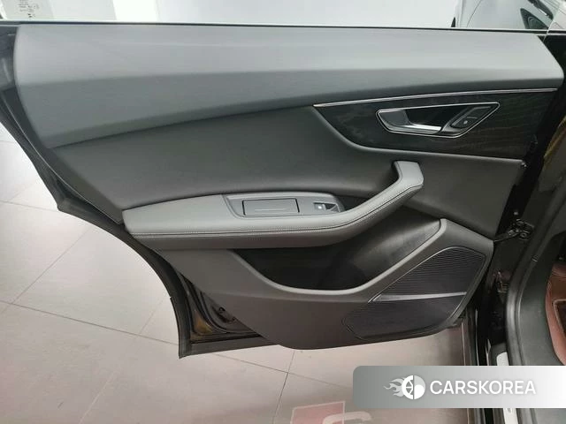 Audi Q8 id 4301536 из Китая 27