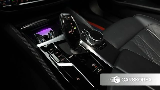 BMW 5 Series (G30) id 3842346 из Кореи 19