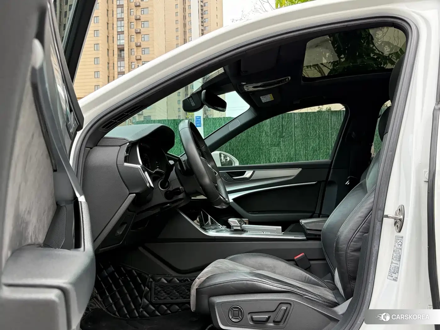 Audi A6L id 4546623 из Китая 9