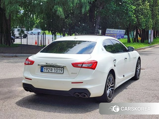 Maserati Ghibli id 4629311 из Кореи 19
