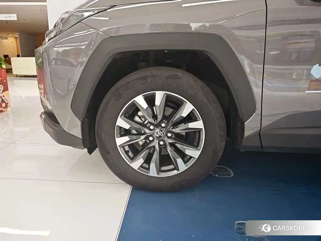 Toyota RAV4 id 4606880 из Китая 11