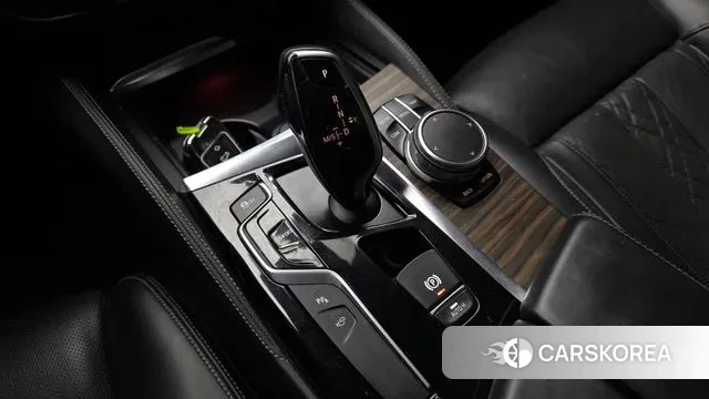 BMW 5 Series (G30) id 3583532 из Кореи 19