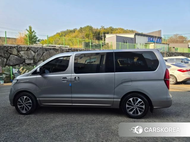 Hyundai The New Grand Starex id 3886334 из Кореи 18