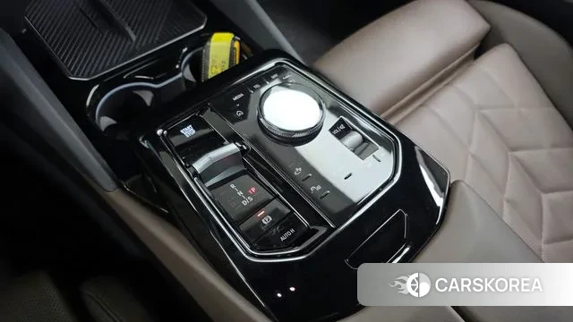 BMW 5 Series (G60) id 3555188 из Кореи 19