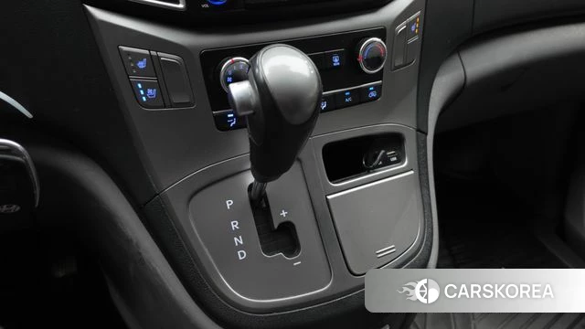 Hyundai The New Grand Starex id 4520389 из Кореи 19
