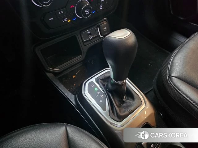 Jeep Renegade id 3801115 из Кореи 19