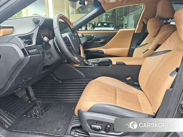 Lexus ES id 4353785 из Китая 18