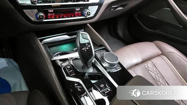 BMW 5 Series (G30) id 3037491 из Кореи 19