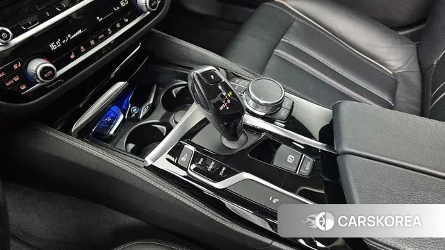 BMW 5 Series (G30) id 3183044 из Кореи 19