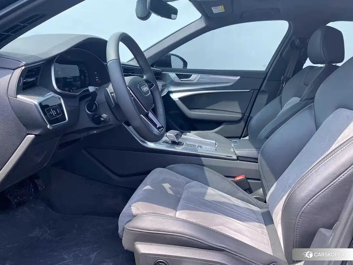 Audi A6L id 4545949 из Китая 9