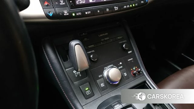 Lexus CT200h id 4325909 из Кореи 19