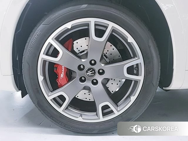 Maserati Levante id 3843539 из Кореи 19