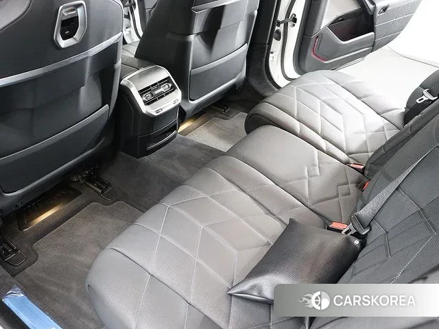 BMW 7 Series (G70) id 3757425 из Кореи 19