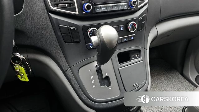 Hyundai The New Grand Starex id 3879575 из Кореи 19