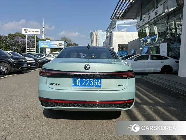 Volkswagen Passat id 4348818 из Китая 16
