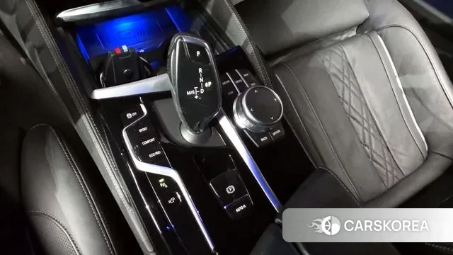 BMW 5 Series (G30) id 3395717 из Кореи 19