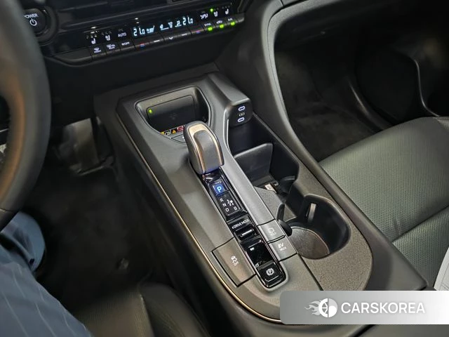 Toyota Crown Crossover id 4401040 из Кореи 16