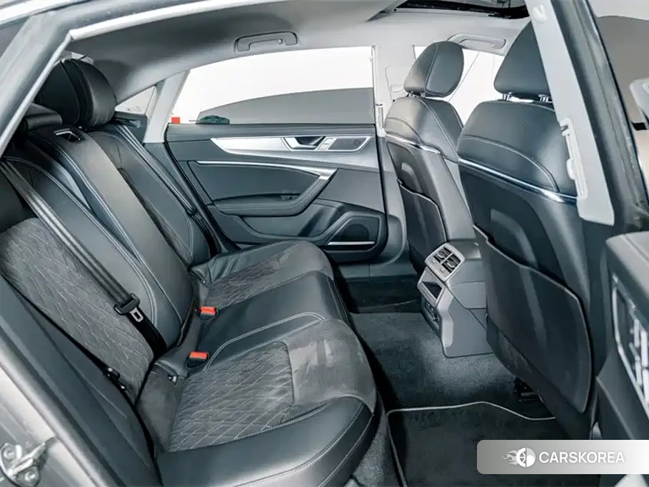 Audi A7L id 4669396 из Китая 26